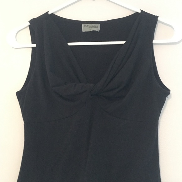 Knot Front Top - Picture 3 of 4